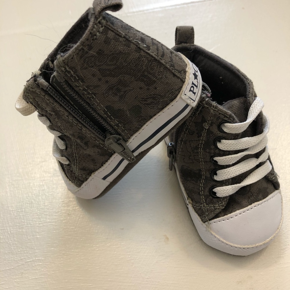 2 pairs of baby shoes!!!